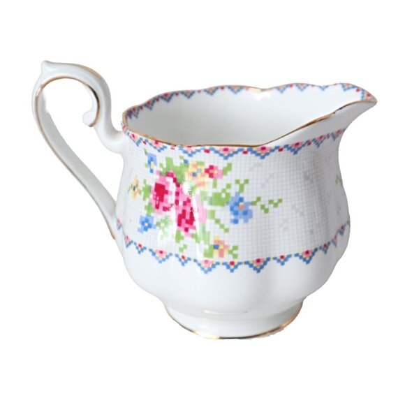 Vintage Royal Albert Cream and Sugar Petit Point Tea Party Gift Bone China - Picture 3 of 7